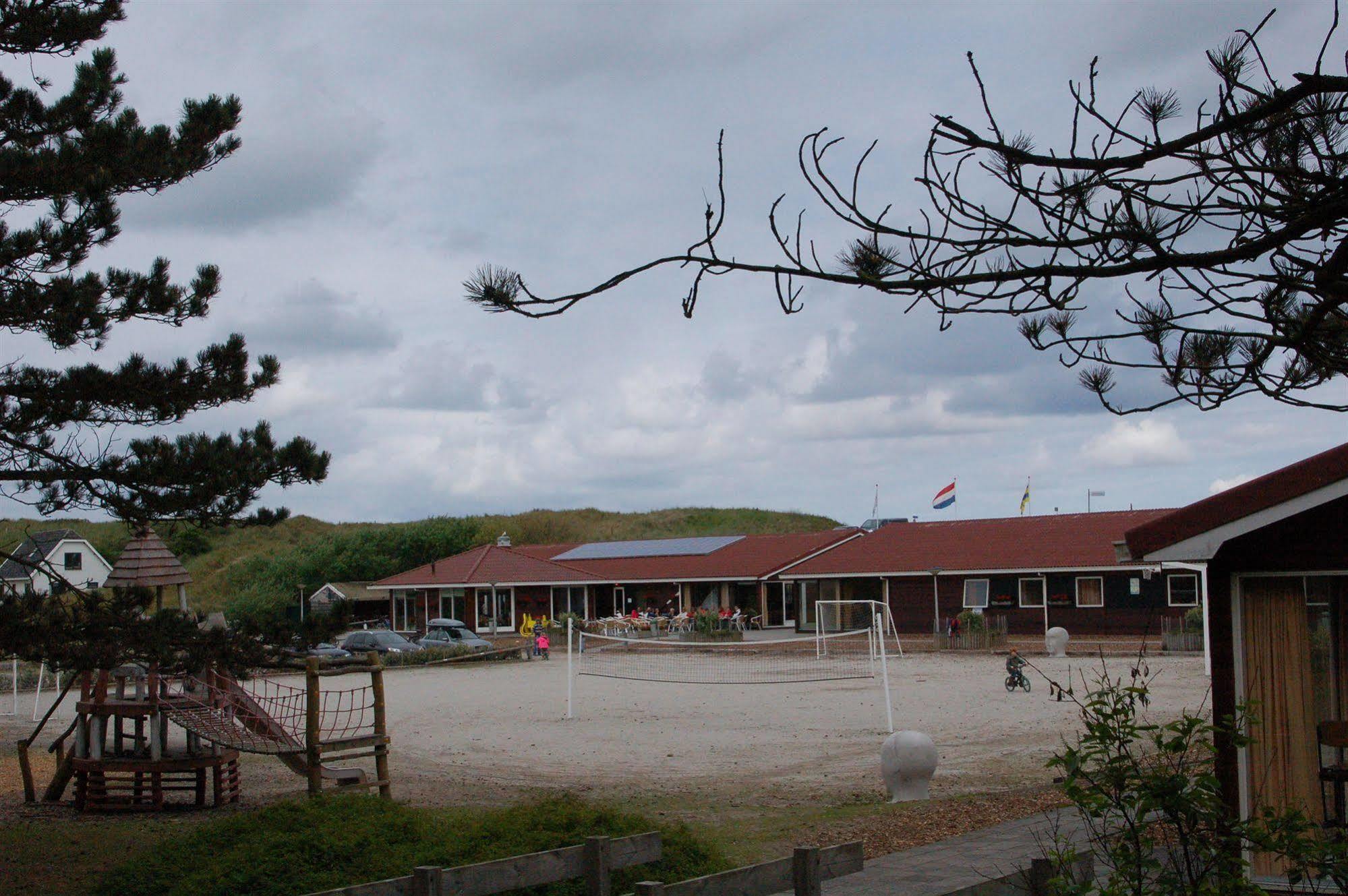 Sier Aan Zee Hostel Hollum  Bagian luar foto